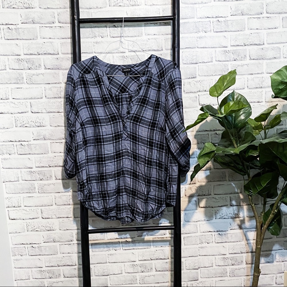 Black and Gray Plaid 3/4 Sleeve Shirt Torrid